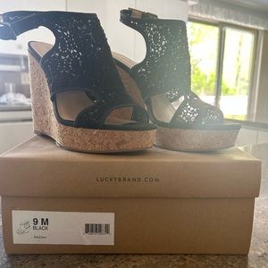 Lucky Brand black wedges
